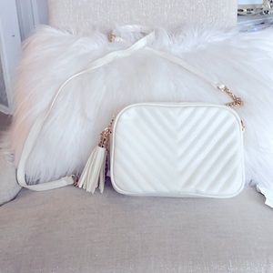 Quilted chevron crossbody bag chain strap